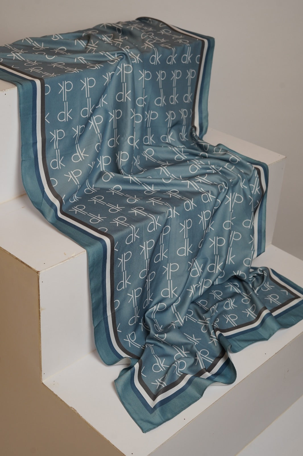 DK Satin - Stone