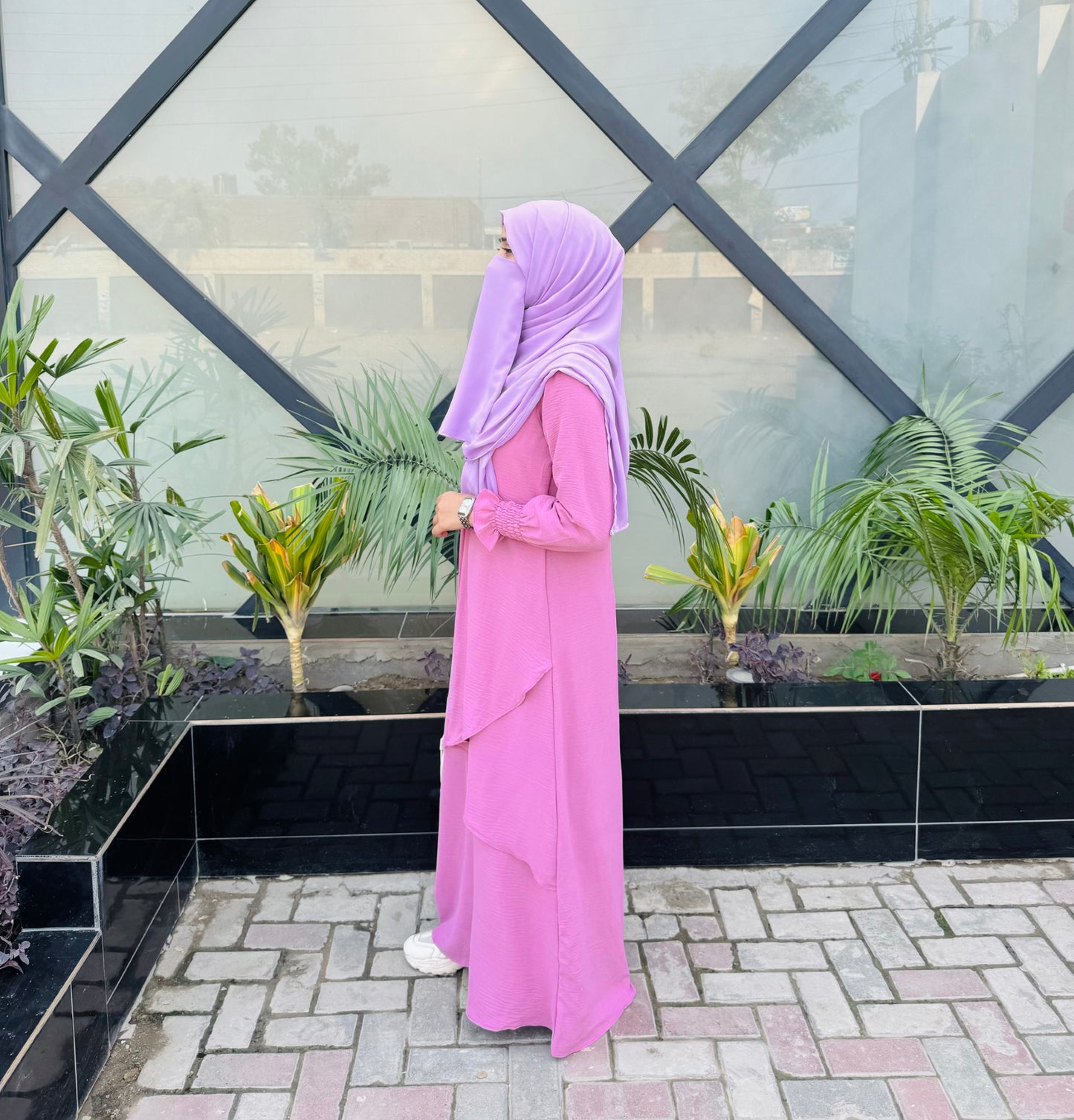 Serene Classic Abaya - Taffy Pink