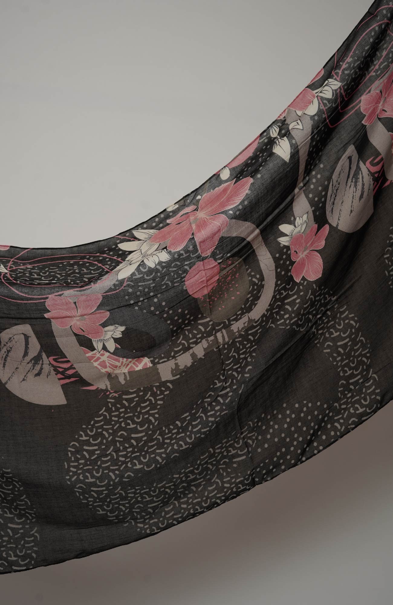 Lawn Print Bloom Beige Hijab