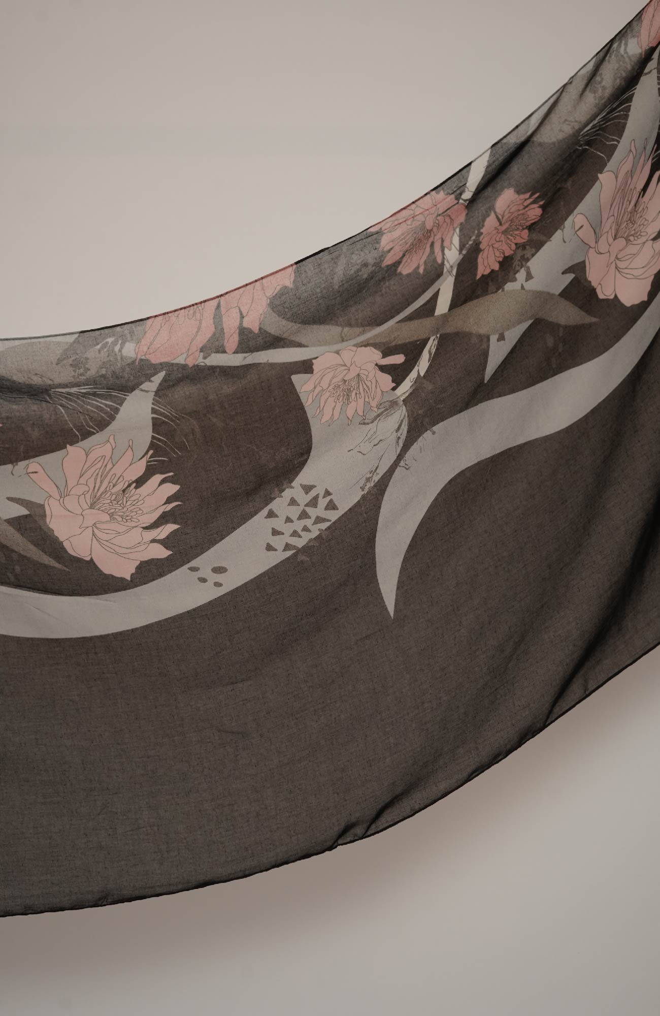 Lawn Print-Bloom chalk Grey