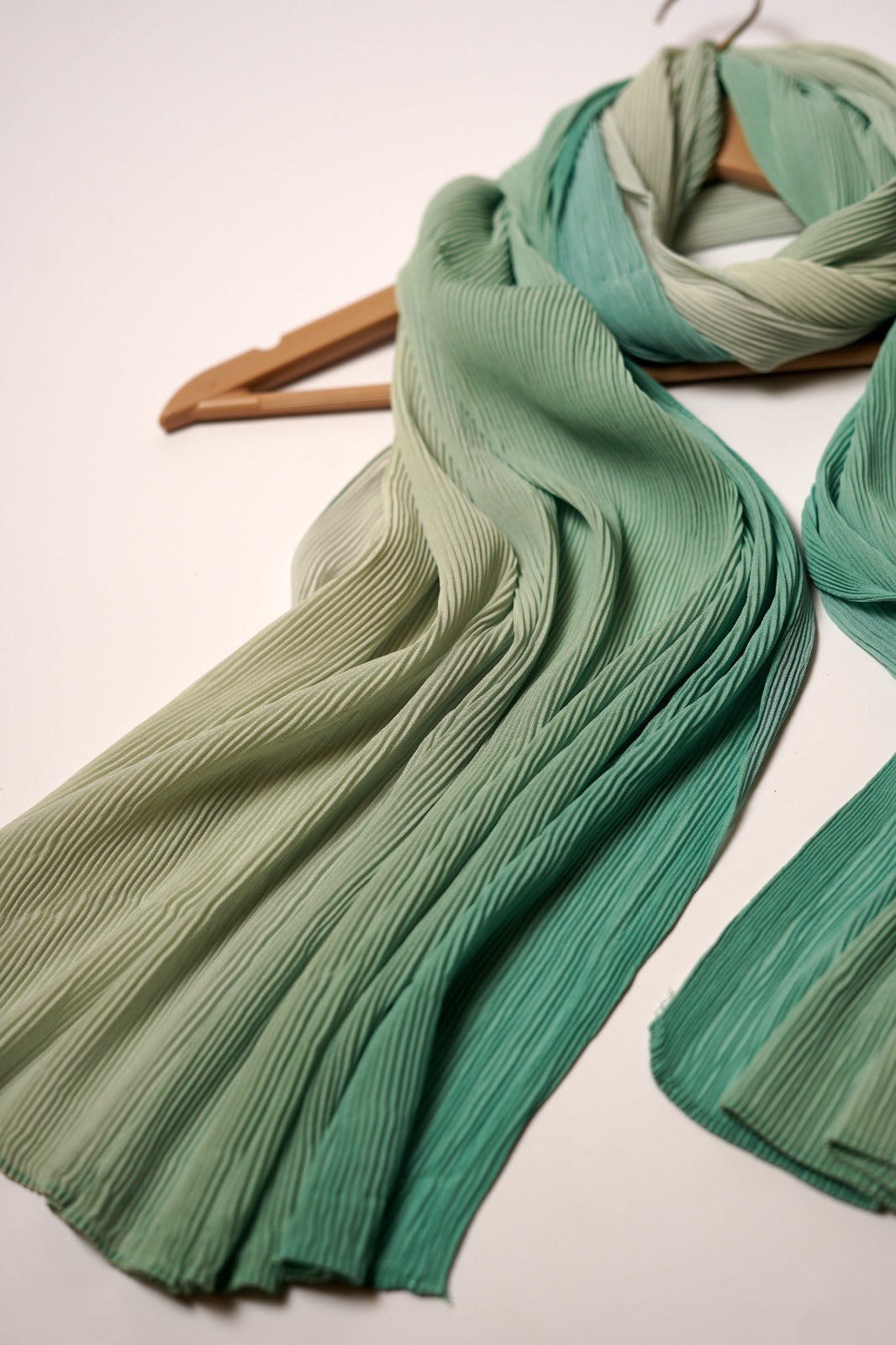 Ombre Pleated Hijab-Turquoise Sage