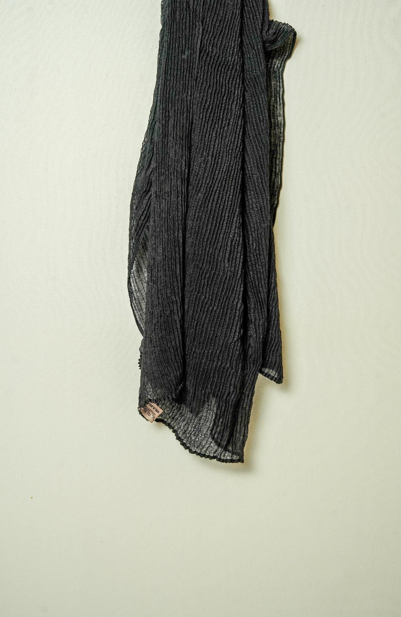 Lawn Pleated Hijab - Black