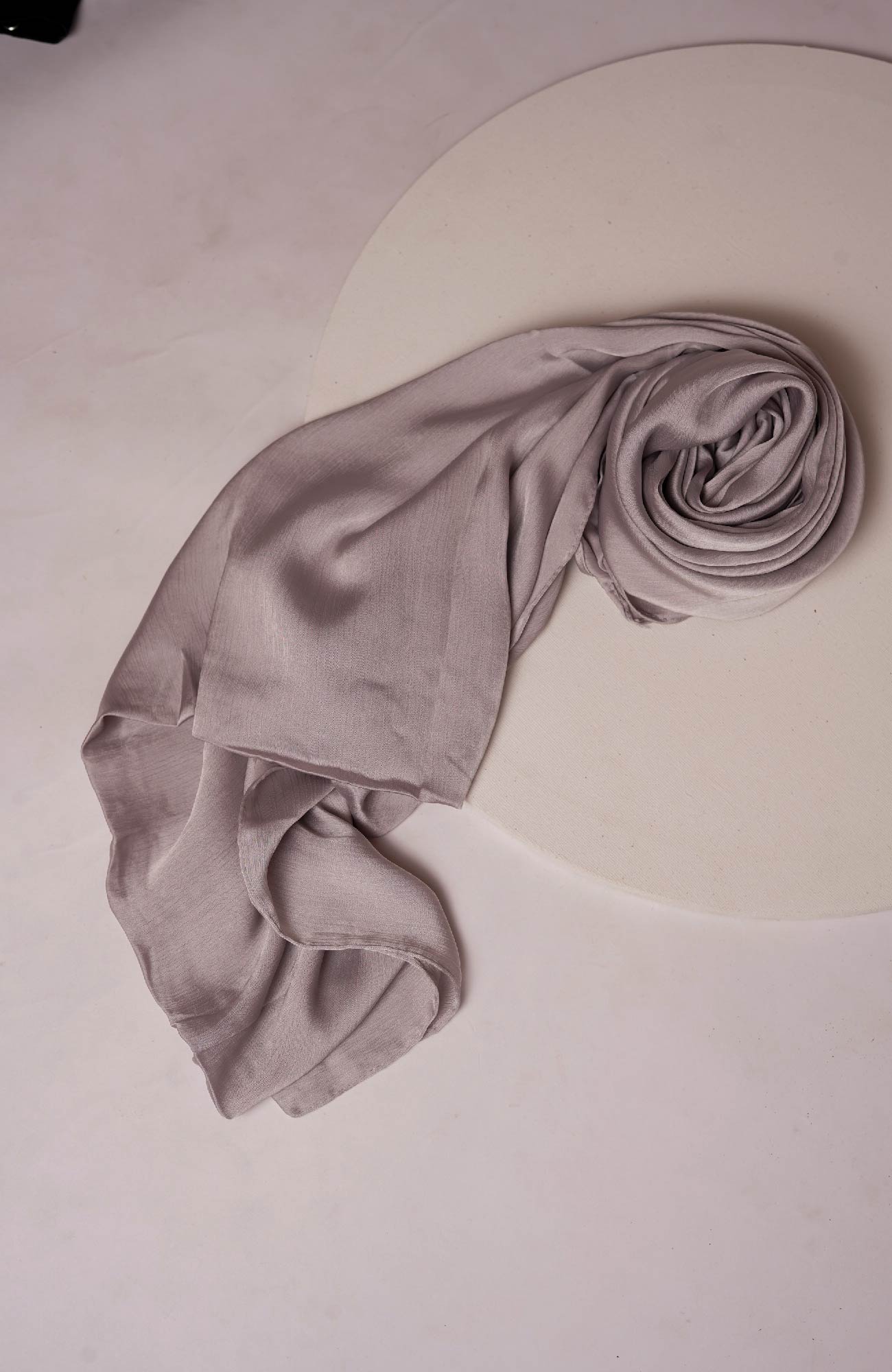 Luxe Crinkle Silk Hijab - Timberwolf