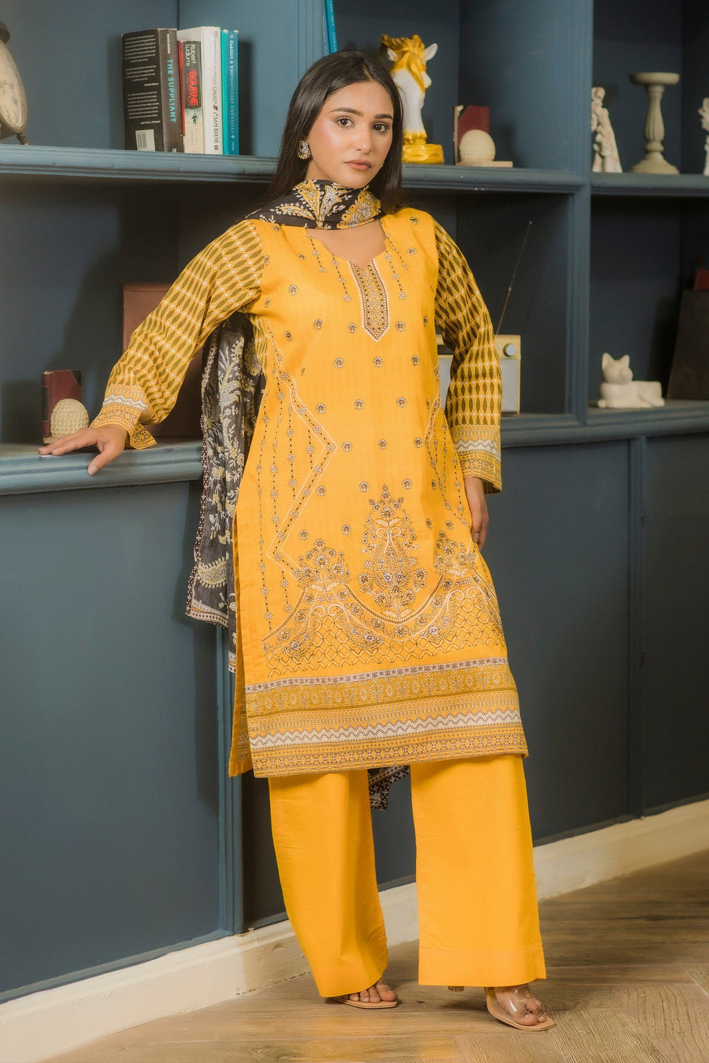3 PC Lawn Karhai Suit