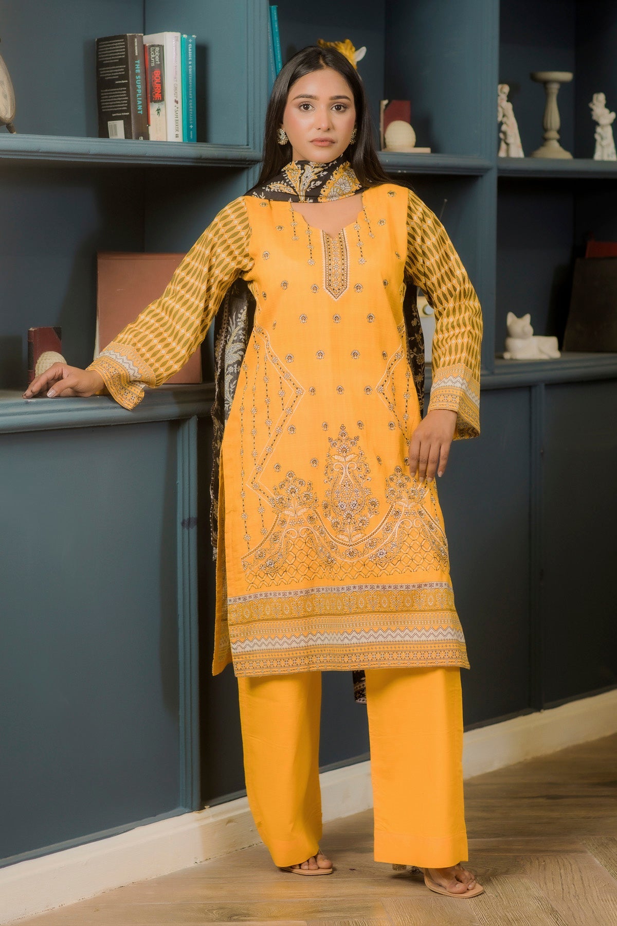 3 PC Lawn Karhai Suit