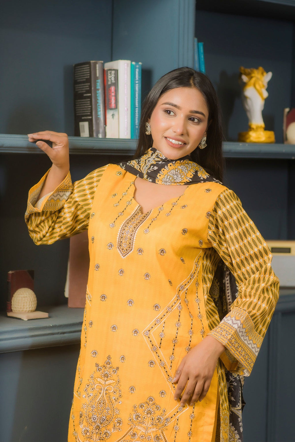 3 PC Lawn Karhai Suit