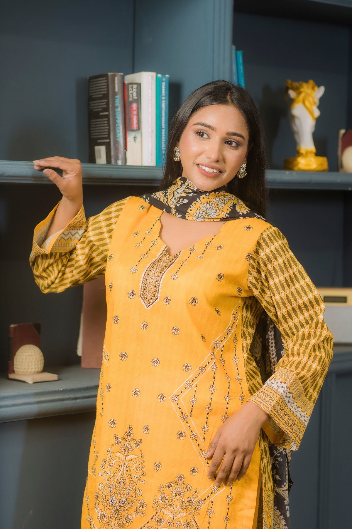 3 PC Lawn Karhai Suit