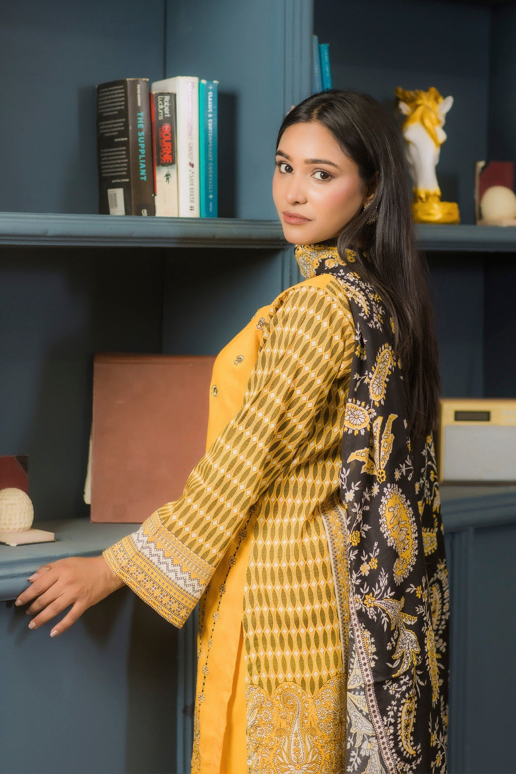 3 PC Lawn Karhai Suit