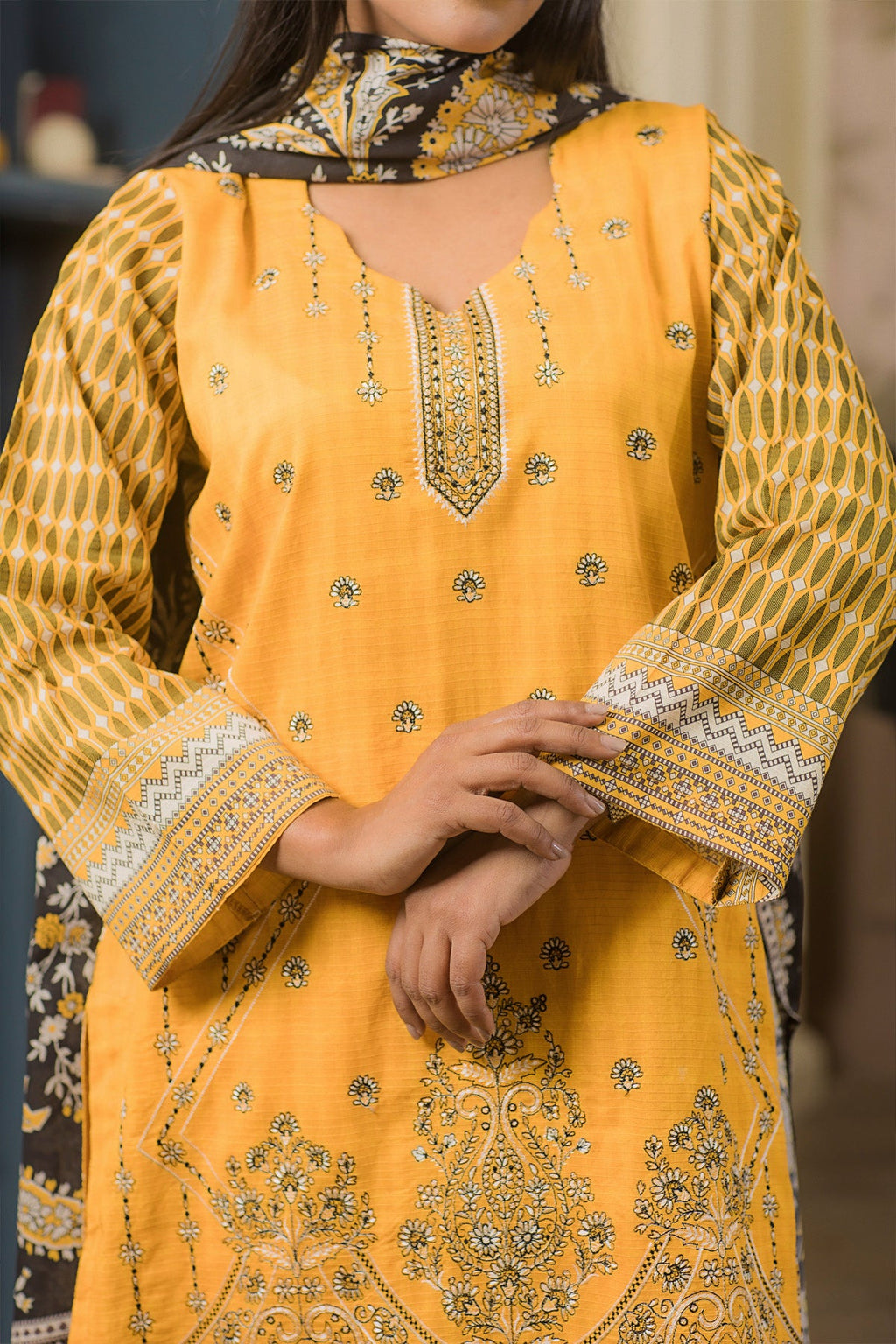 3 PC Lawn Karhai Suit