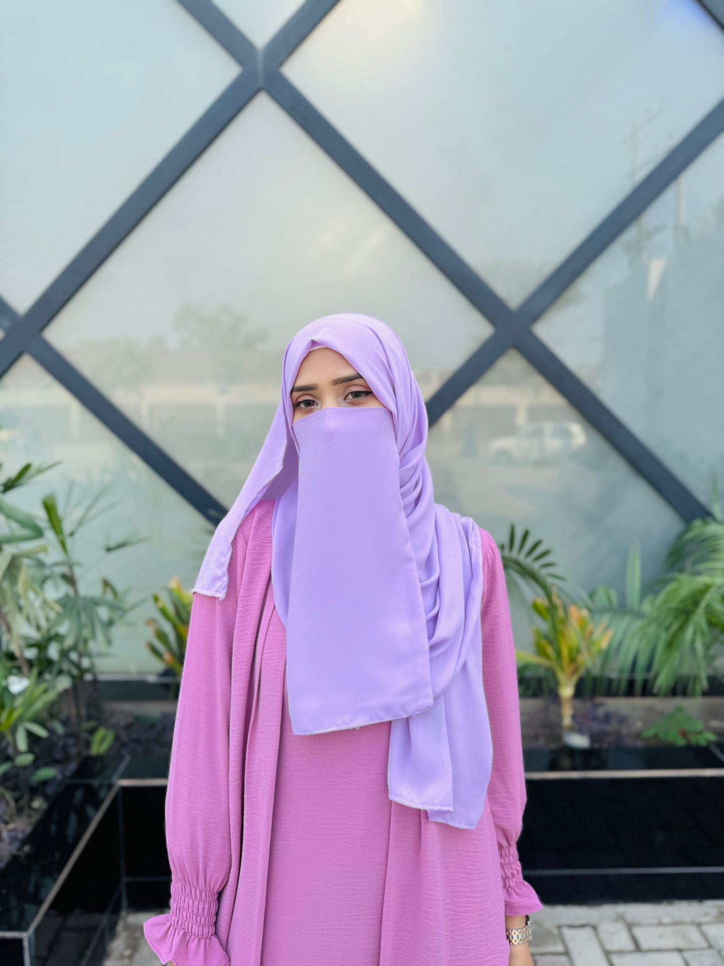 Serene Classic Abaya - Taffy Pink