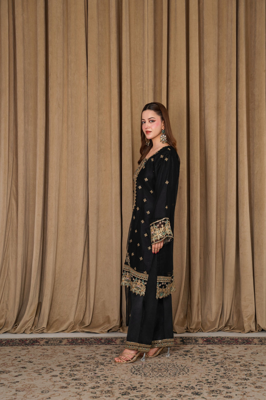 Gul (Black)
