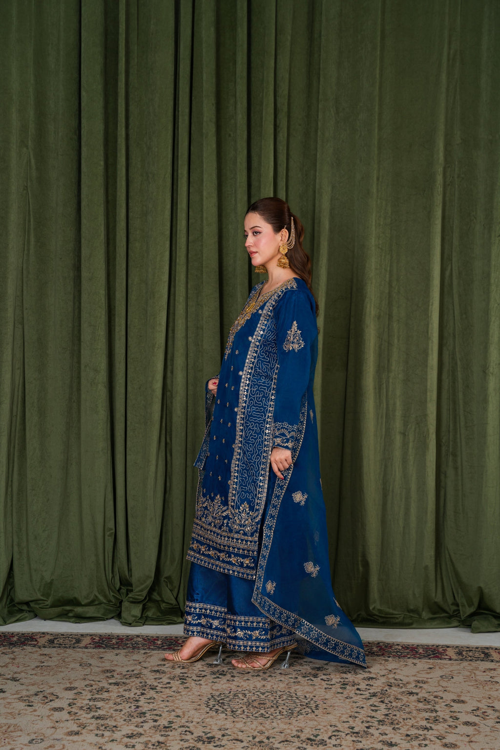 Gulnar (Blue)