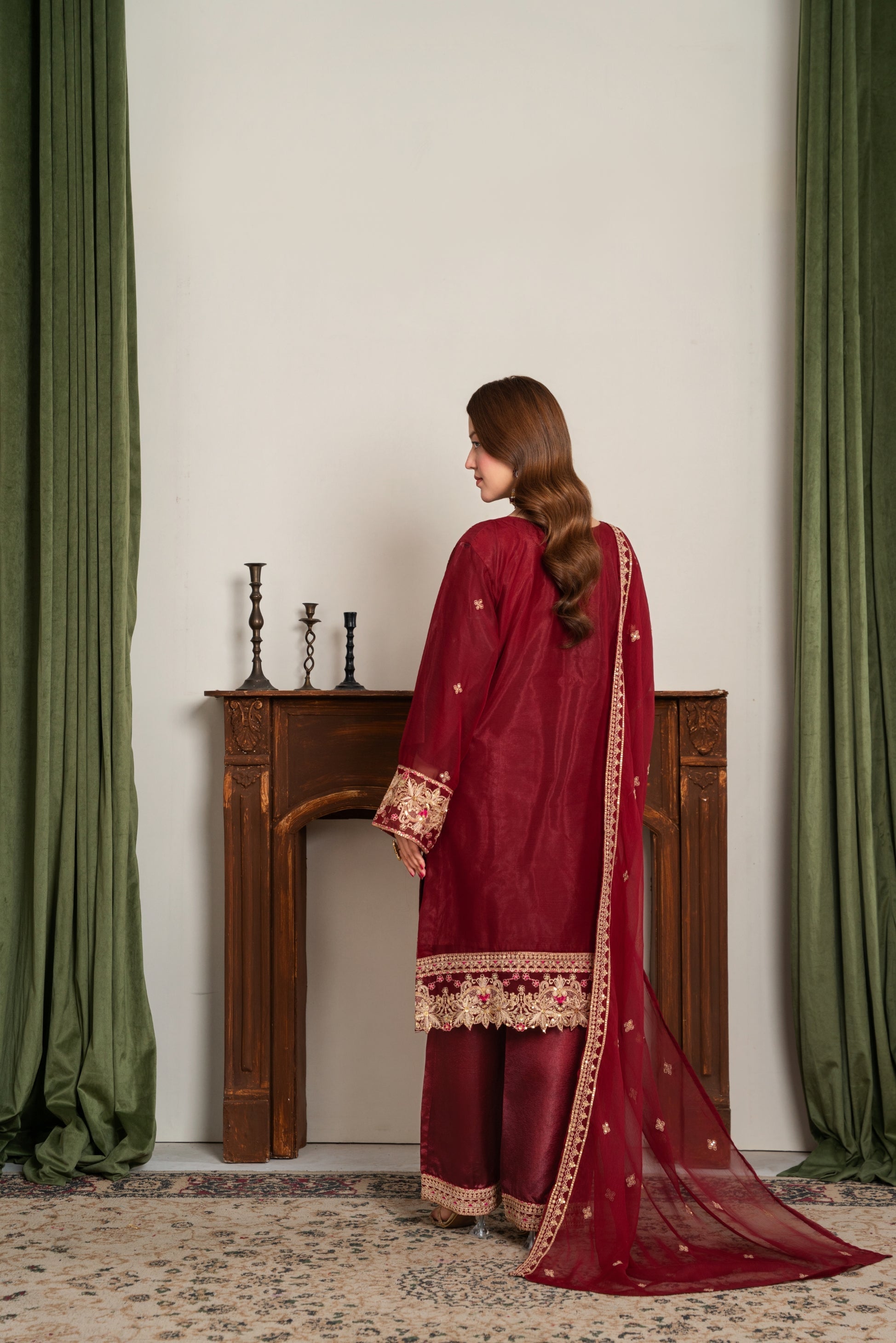 Gul (Maroon)