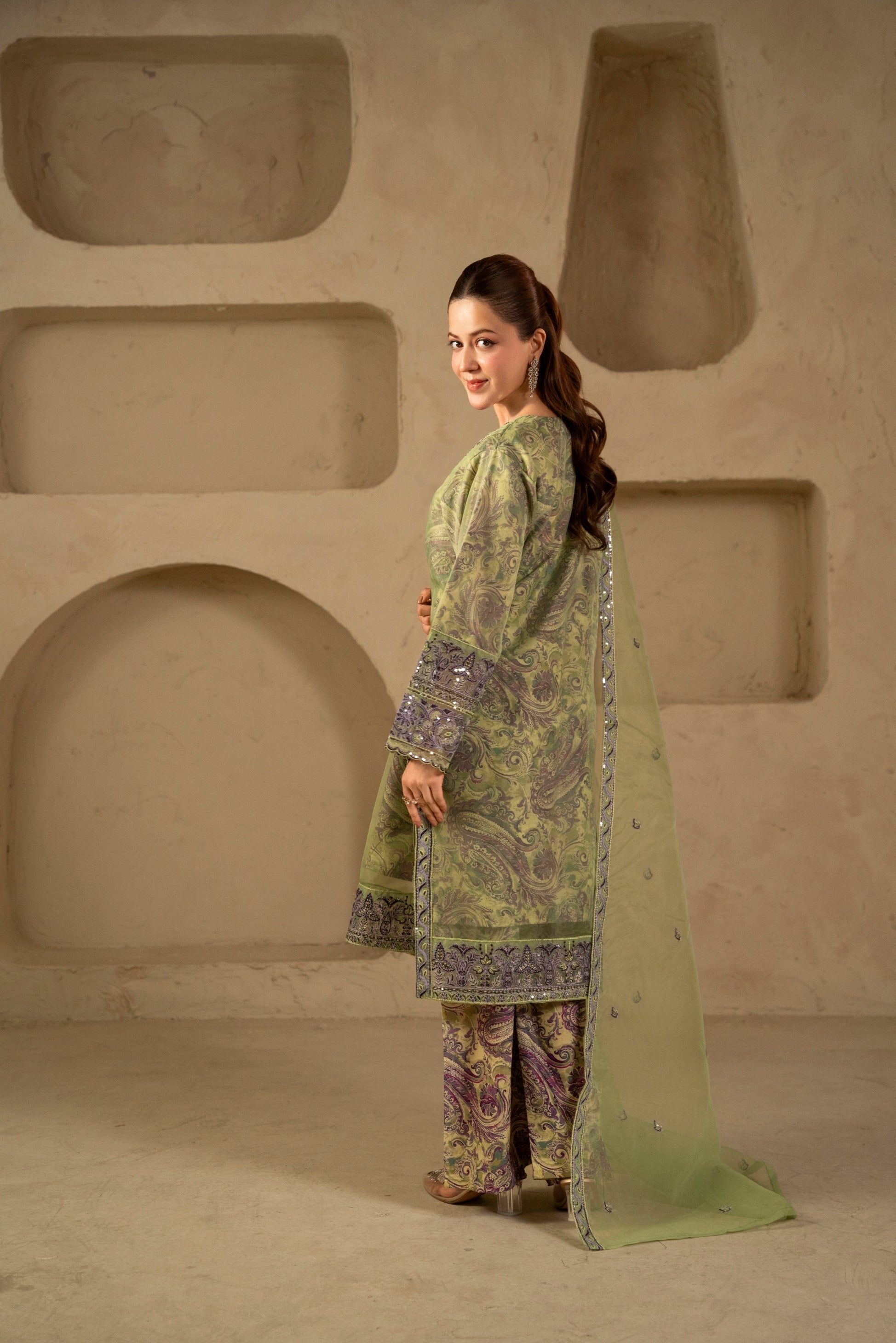 Gul Bahar (Pistachio Green)