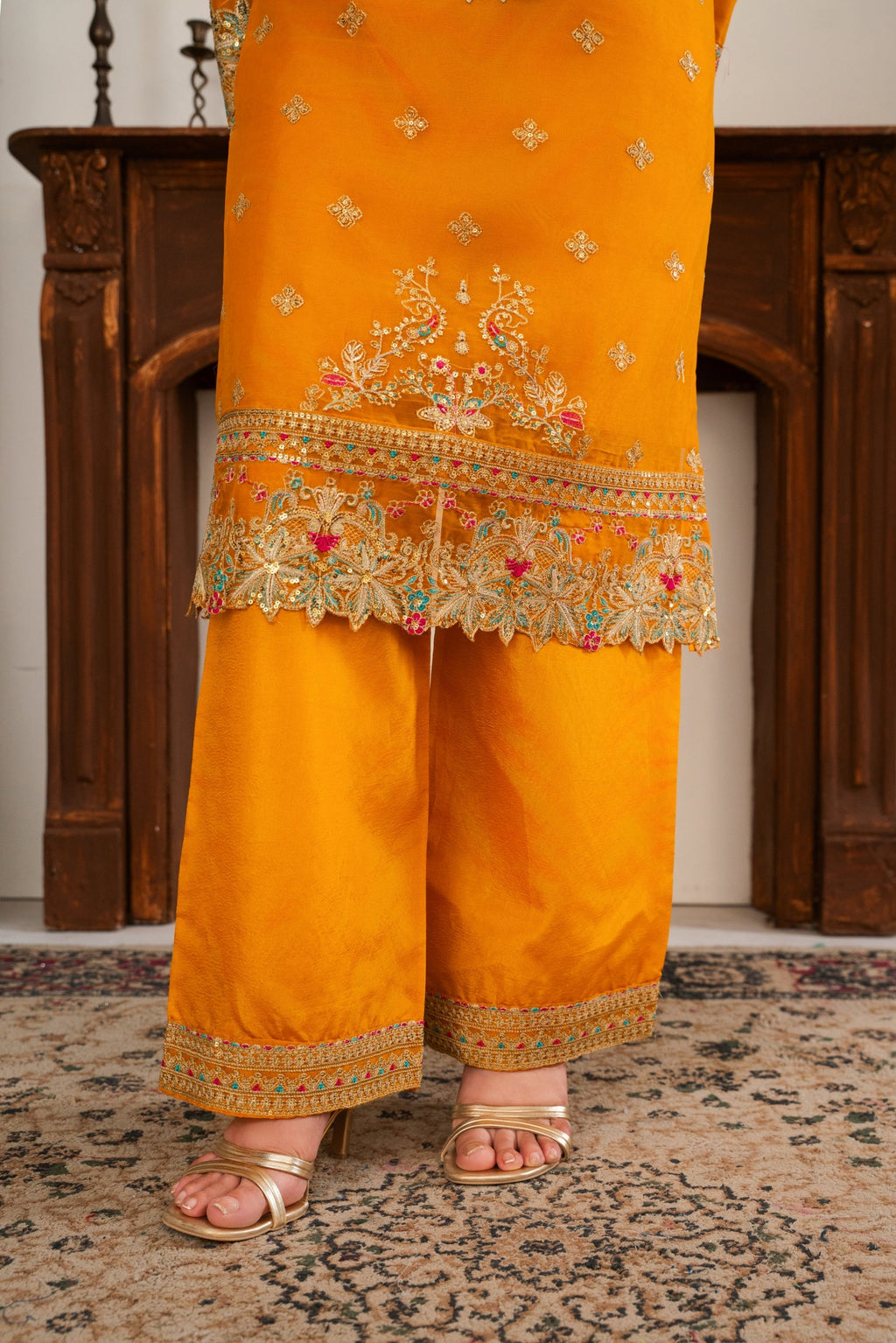 Gul (Yellow Orange)