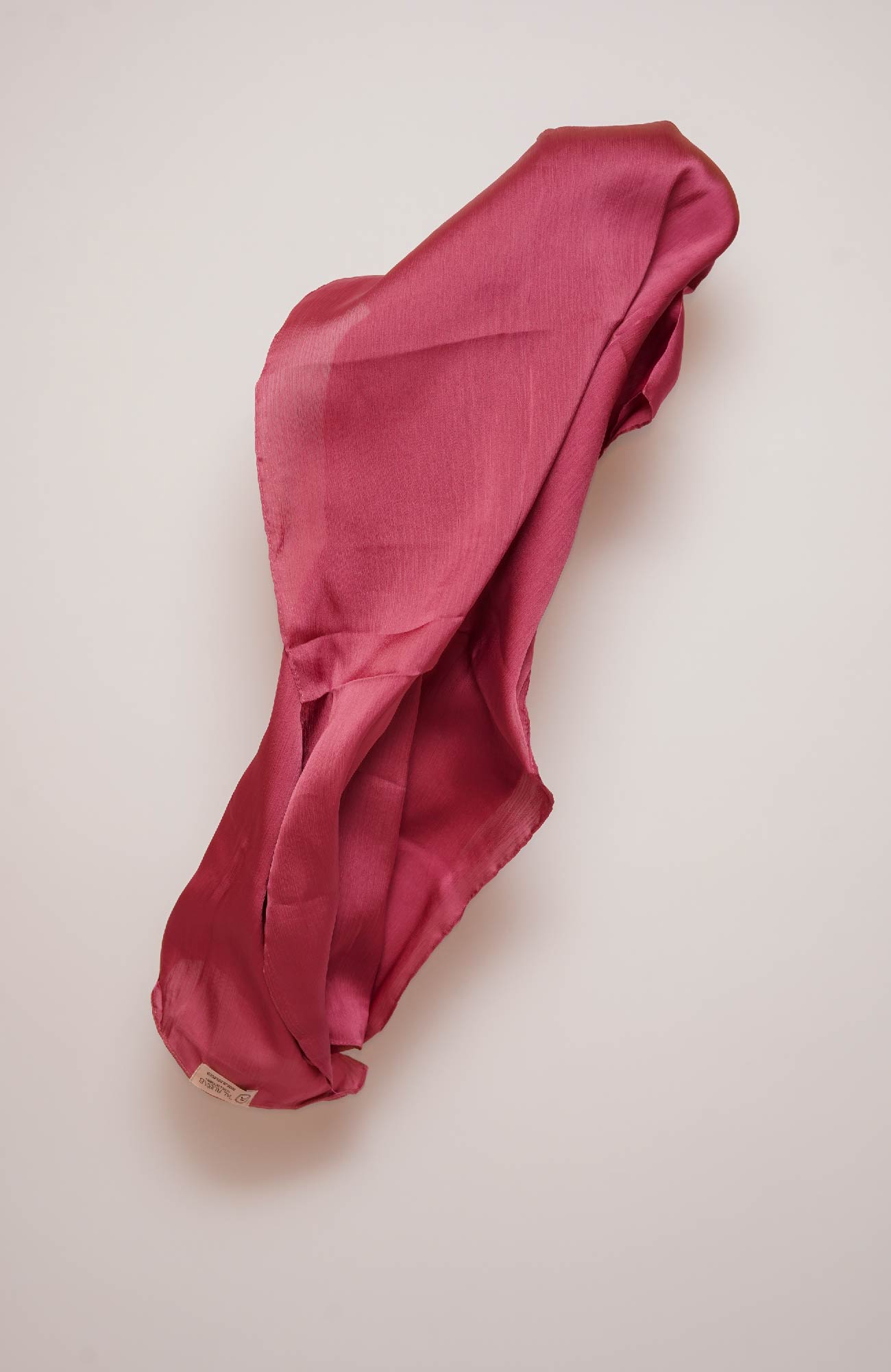Luxe Crinkle Silk Hijab - Rouge